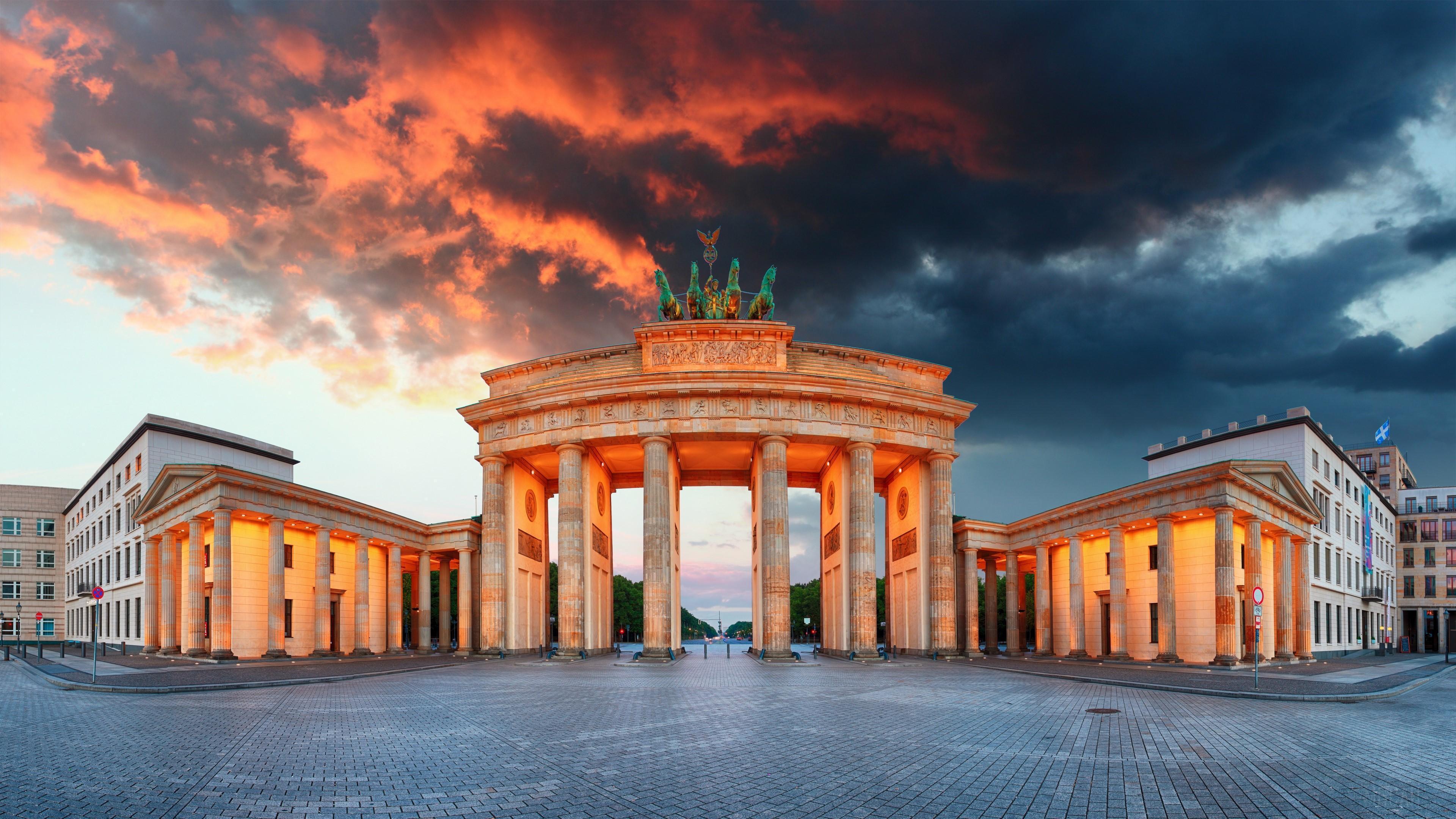 HD wallpaper, Monument, Berlin, Statue 4K, Germany, Place, Brandenburg Gate, Cloud