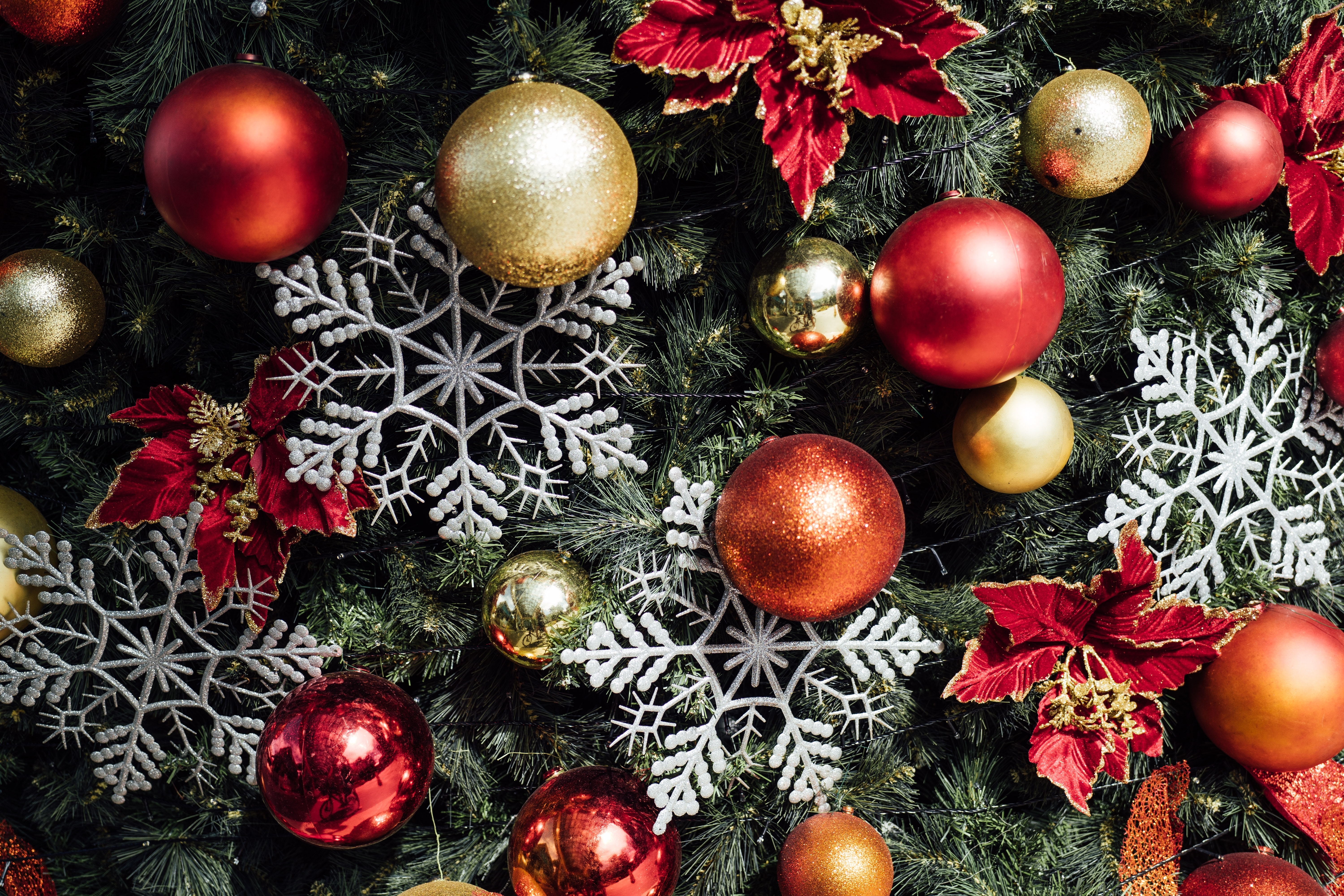 HD wallpaper, Noel, Christmas Ornaments, Navidad, 5K, Snowflakes, Christmas Decoration, Christmas Tree