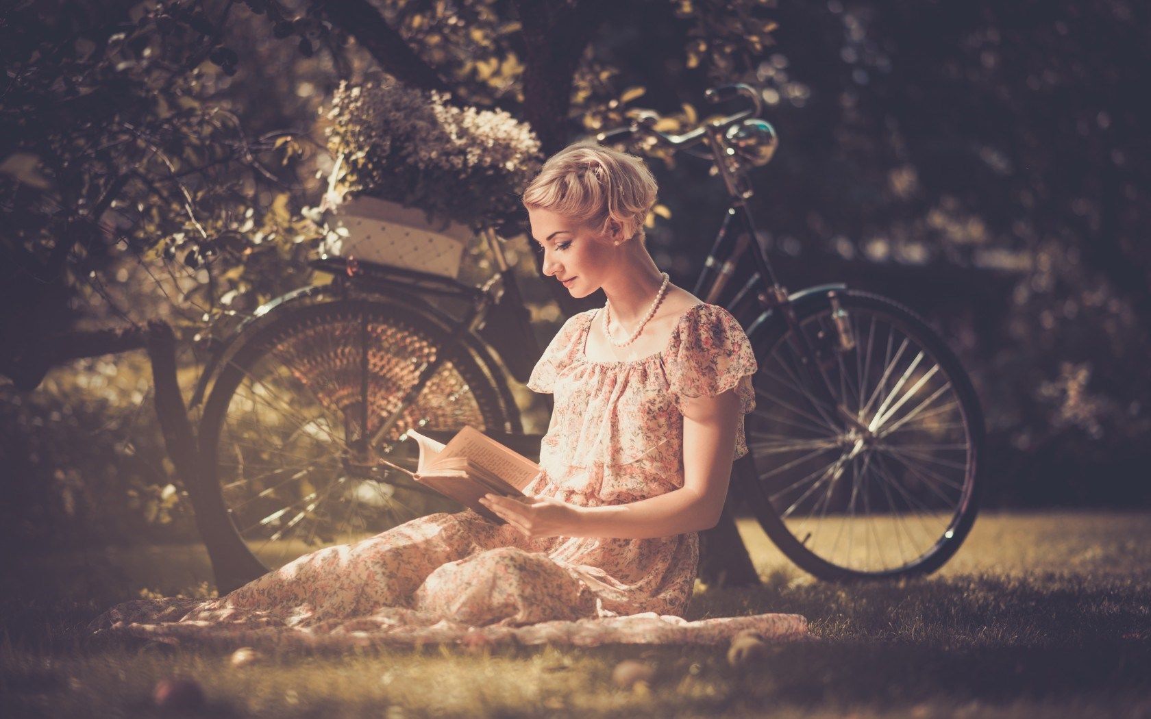 HD wallpaper, Beads, Bicycle, Blonde, Style, Nature, Retro, Girl, Dress