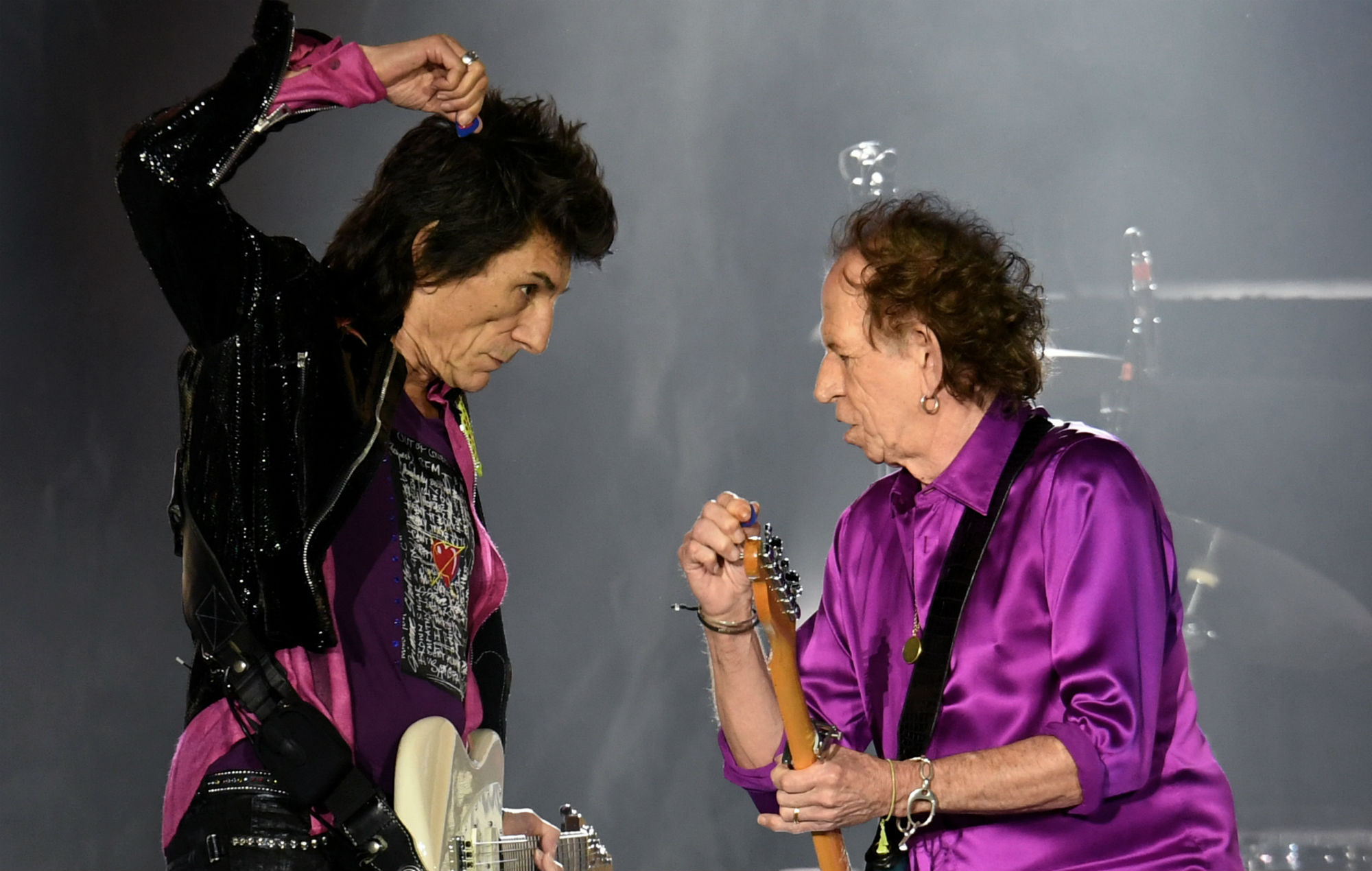 HD wallpaper, Keith Richards, Ronnie Wood, Branded, 2000X1270 Hd Desktop, Desktop Hd Ronnie Wood Background Image