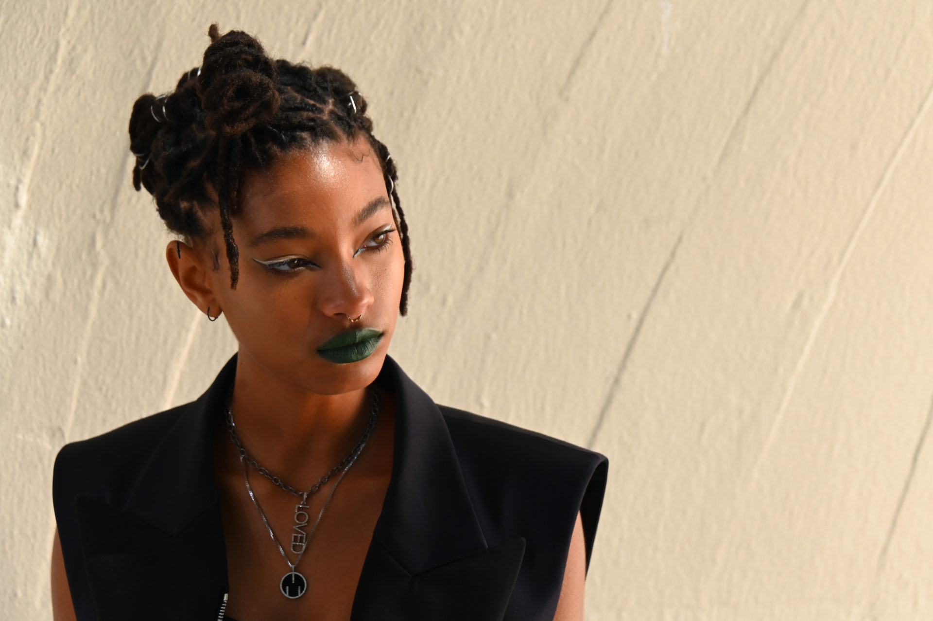 HD wallpaper, Willow Smith, Fans Disbelief, Desktop Hd Willow Smith Wallpaper Photo, 1920X1280 Hd Desktop, Celebrity Connection, Tupac Letter