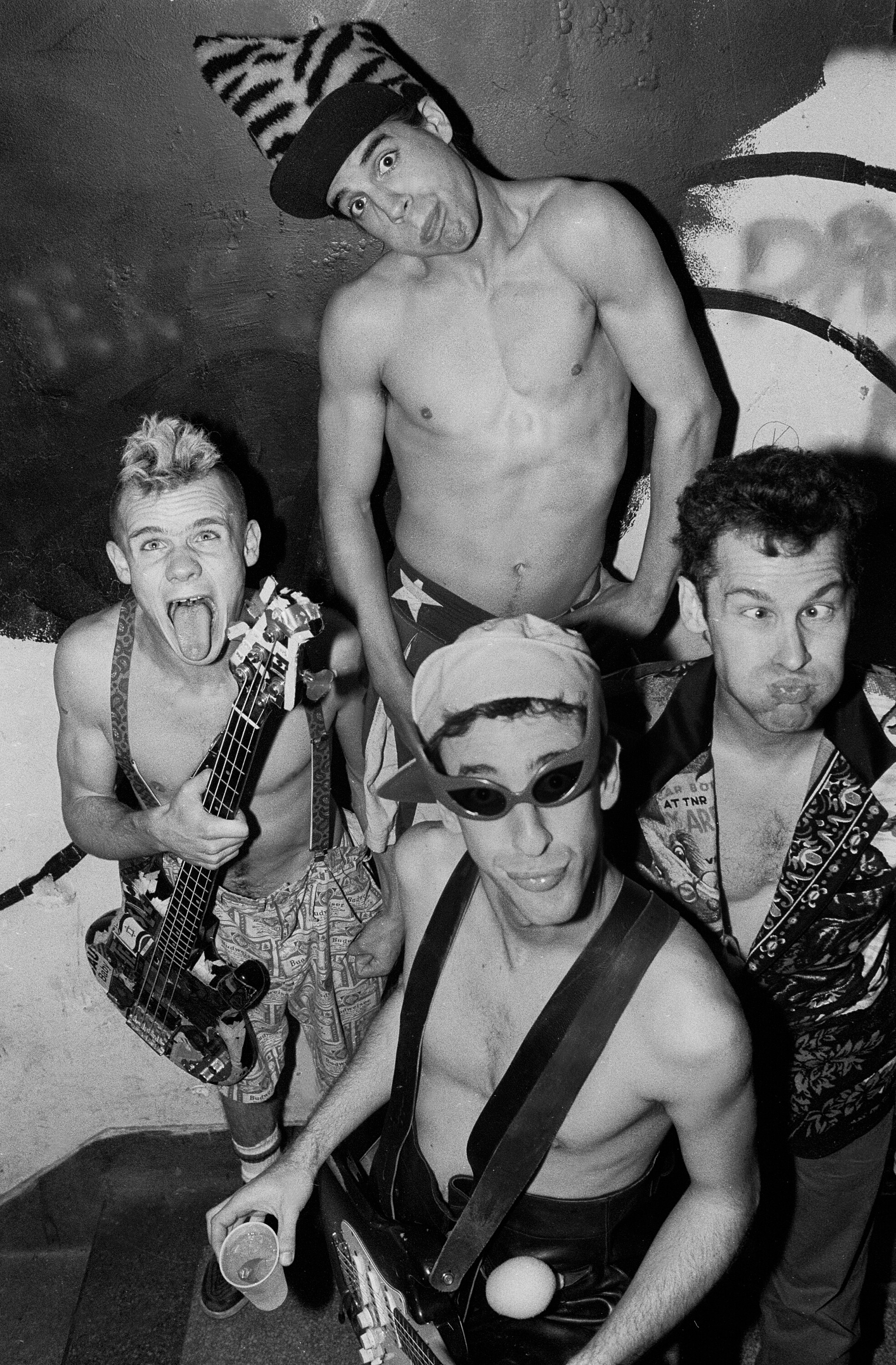 HD wallpaper, Red Hot Chili Peppers, Cause Of Death, Founding Member, Iphone Hd Red Hot Chilli Peppers Wallpaper Image, 1970X3000 Hd Phone, Hillel Slovak